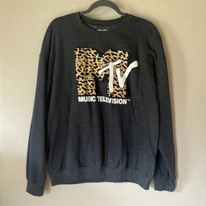 MTV crew neck sweatshirt. Color dark gray and leopard. Size 1x for oversize.